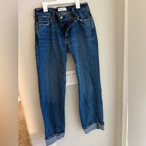 Abercrombie low rise baggy jean. Size 27 long. Only worn once.